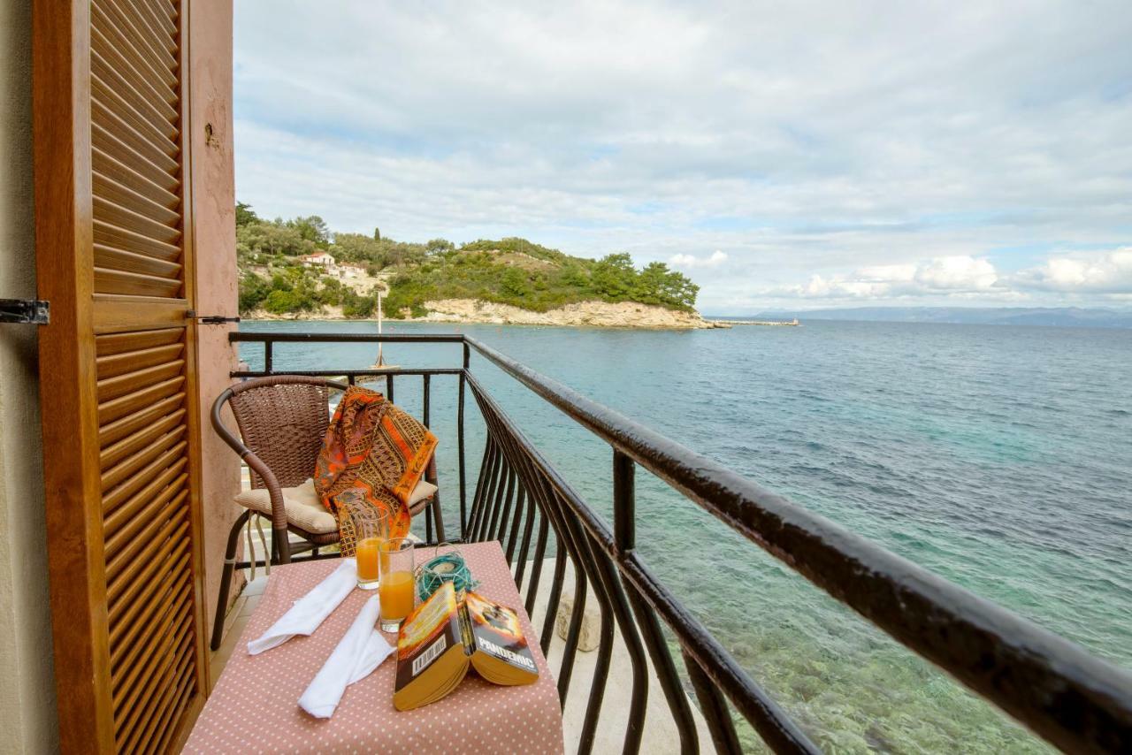 Mermaid Cottage Longos  Ngoại thất bức ảnh