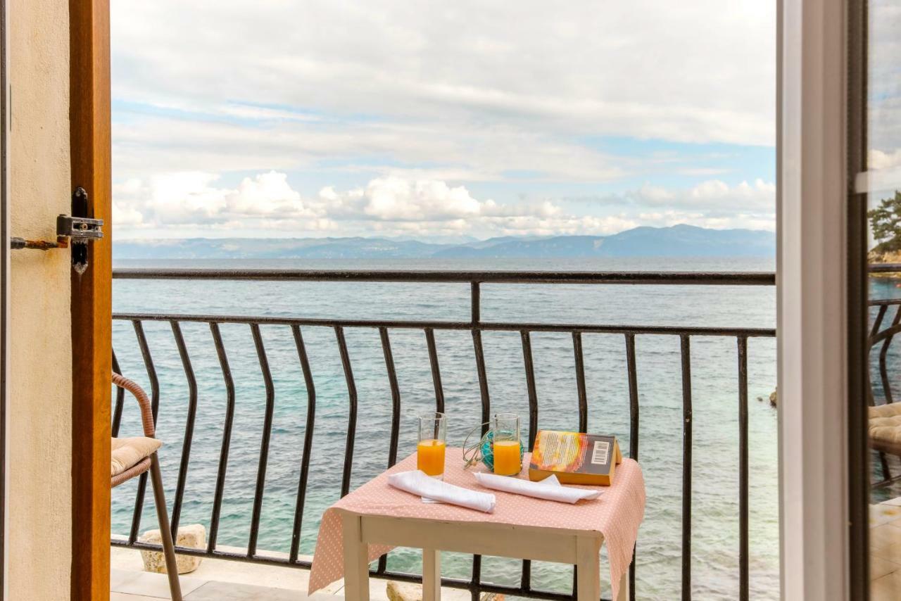 Mermaid Cottage Longos  Ngoại thất bức ảnh